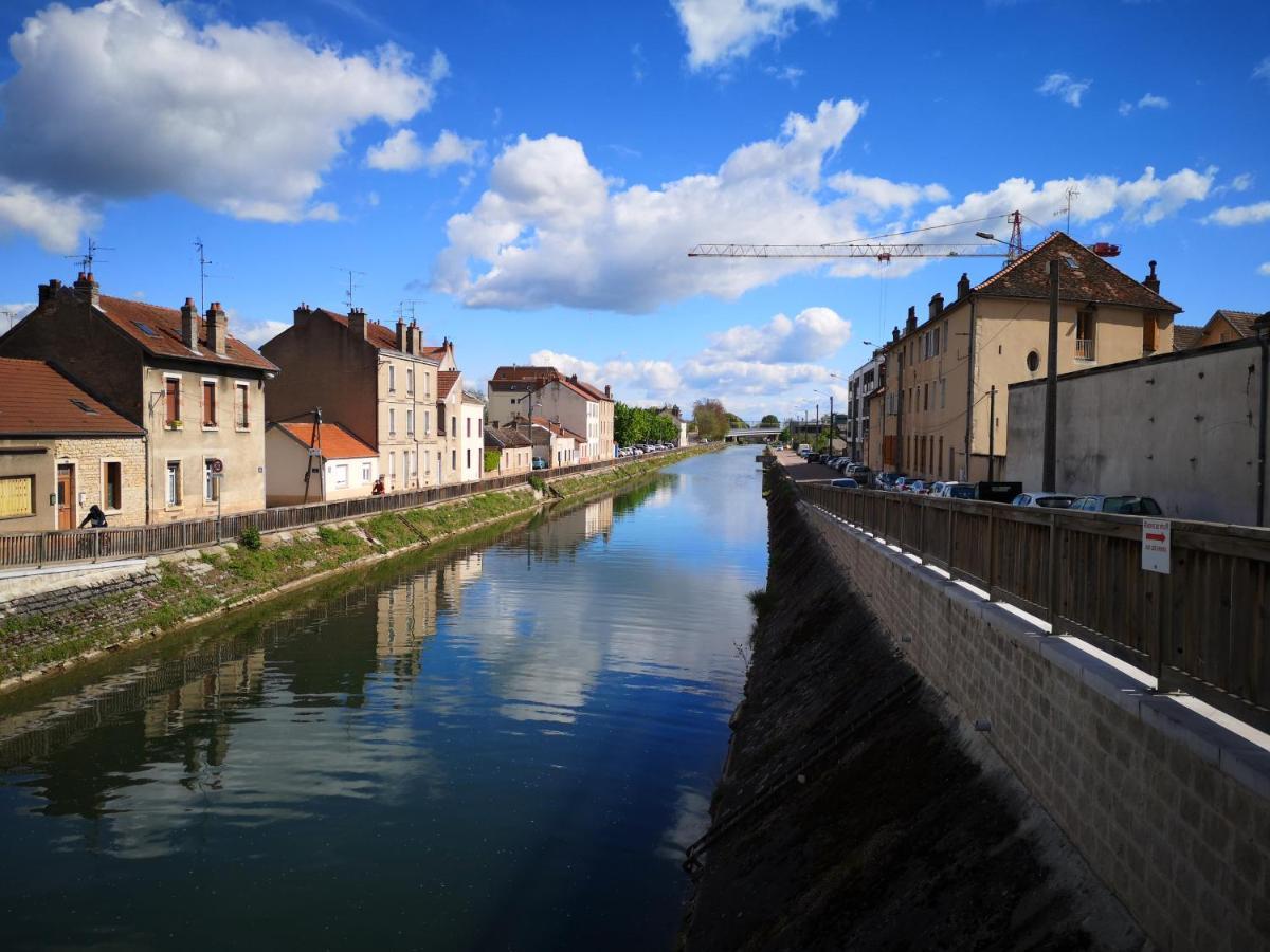 Au 4 Le Long Du Canal Avec Parking Apartment Dijon Ngoại thất bức ảnh